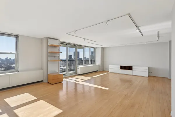 $1,250,000 | 400 East Randolph Street, Unit 371920, Chicago, IL 60601