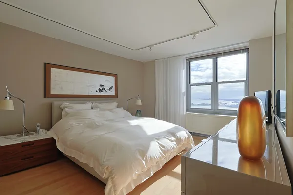 $1,250,000 | 400 East Randolph Street, Unit 371920, Chicago, IL 60601