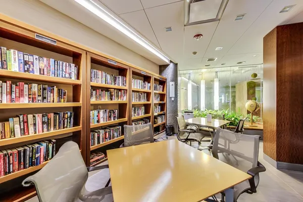 $1,250,000 | 400 East Randolph Street, Unit 371920, Chicago, IL 60601
