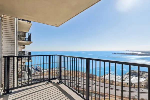 $1,250,000 | 400 East Randolph Street, Unit 371920, Chicago, IL 60601
