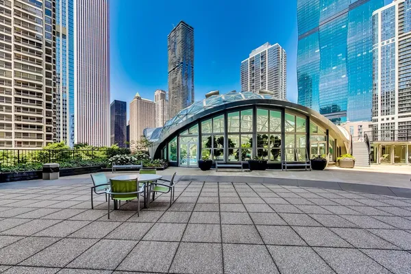 $1,250,000 | 400 East Randolph Street, Unit 371920, Chicago, IL 60601