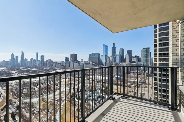 $1,250,000 | 400 East Randolph Street, Unit 371920, Chicago, IL 60601