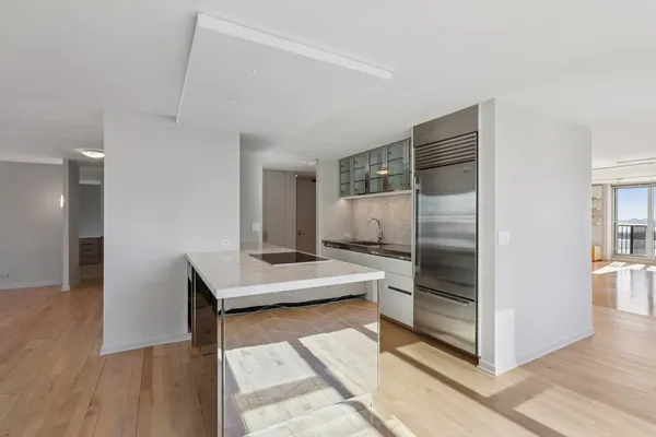 $1,250,000 | 400 East Randolph Street, Unit 371920, Chicago, IL 60601