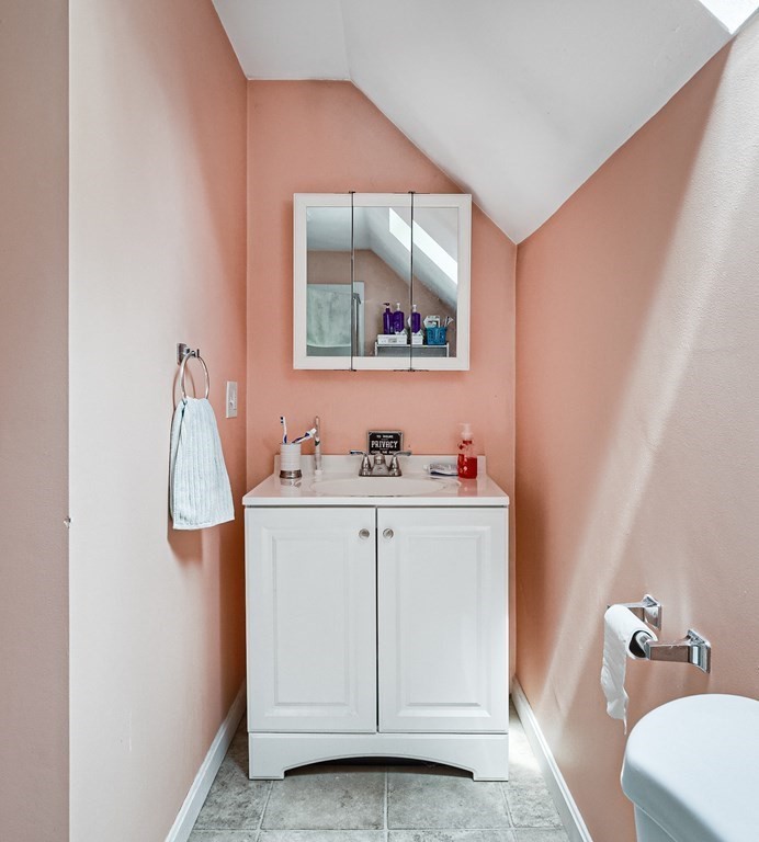 62 Brattle Street Worcester, MA 01606 - Photo 13 of 24