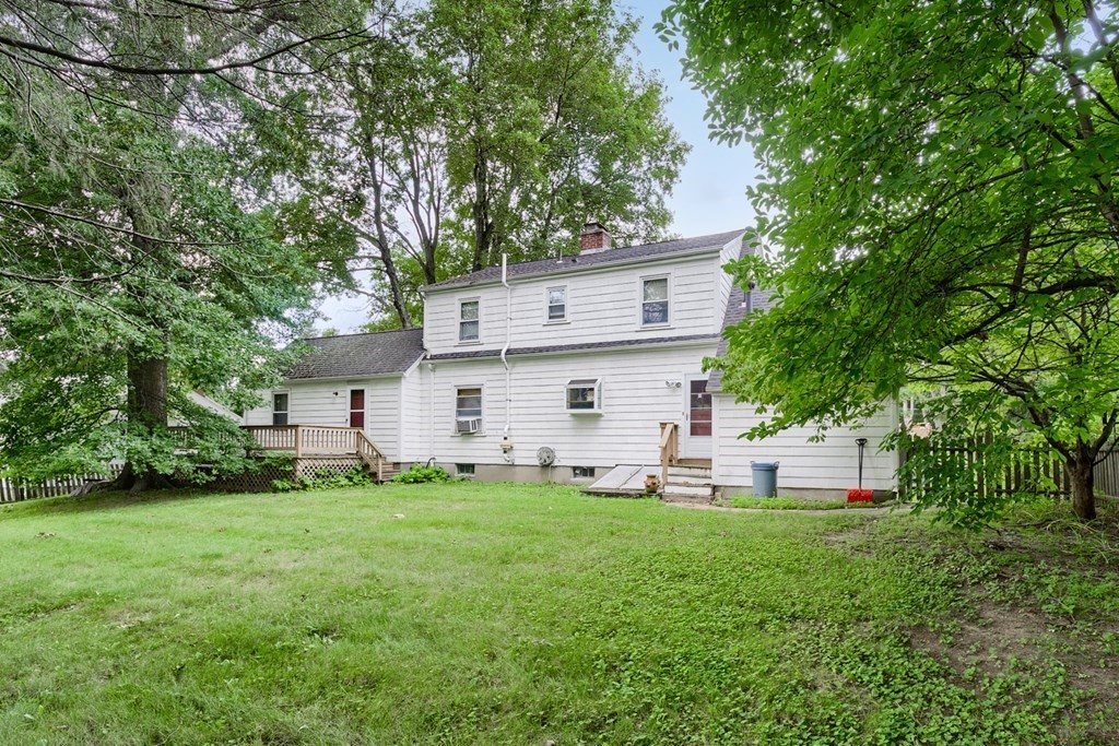 62 Brattle Street Worcester, MA 01606 - Photo 20 of 24