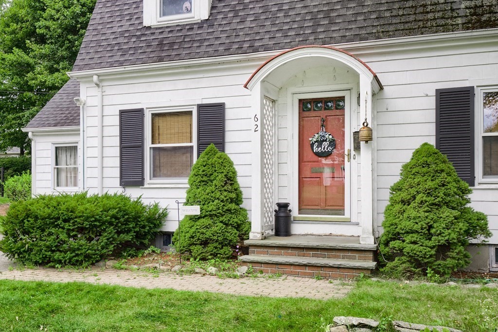 62 Brattle Street Worcester, MA 01606 - Photo 2 of 24