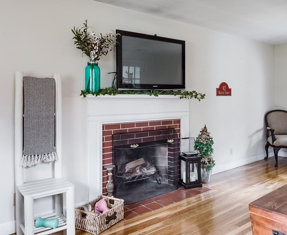 62 Brattle Street Worcester, MA 01606 - Photo 9 of 24