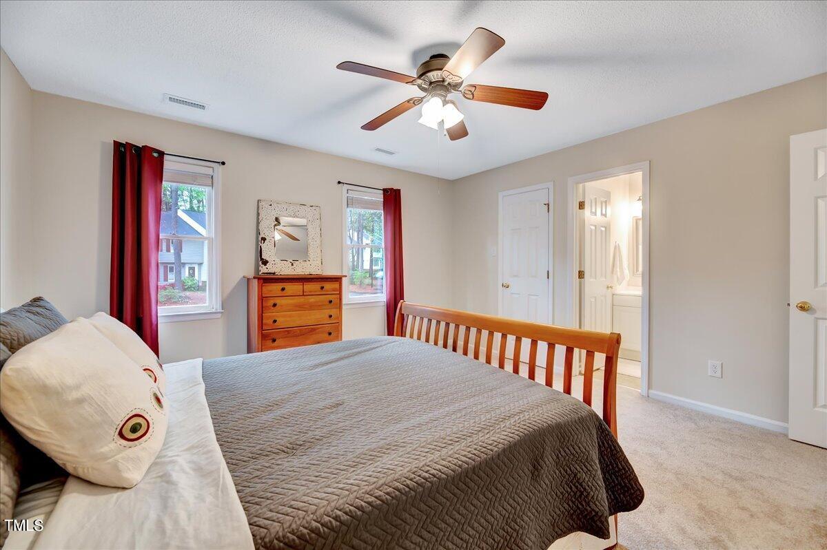 5610 Hamstead Crossing Raleigh, NC 27612 - Photo 20 of 30 Primary Bedroom