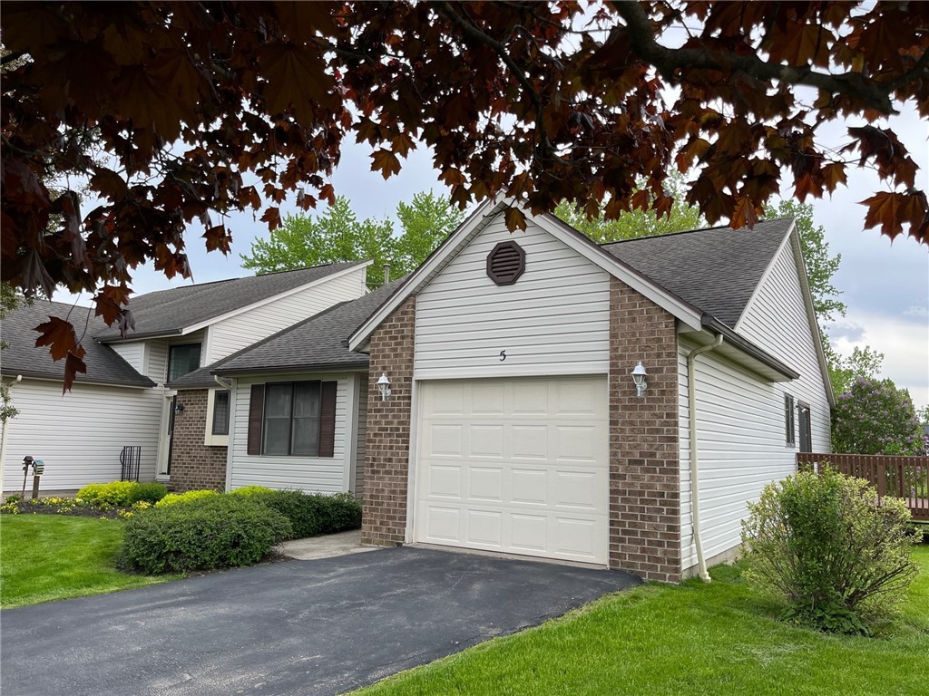 5 Daisy Lane Chili, NY 14514 - Photo 2 of 20