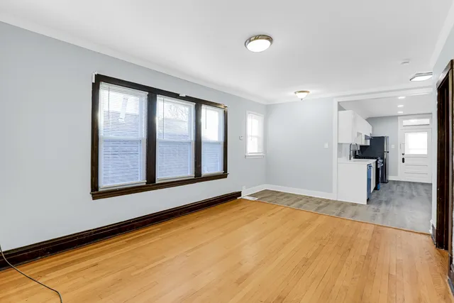 $1,800 | 4218 North Monitor Avenue, Unit 2, Chicago, IL 60634