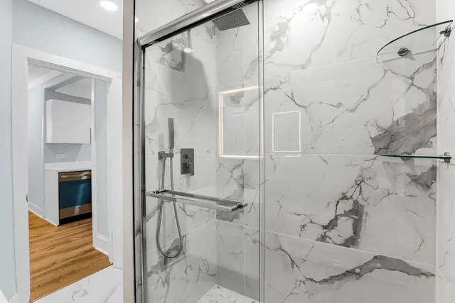 $1,800 | 4218 North Monitor Avenue, Unit 2, Chicago, IL 60634