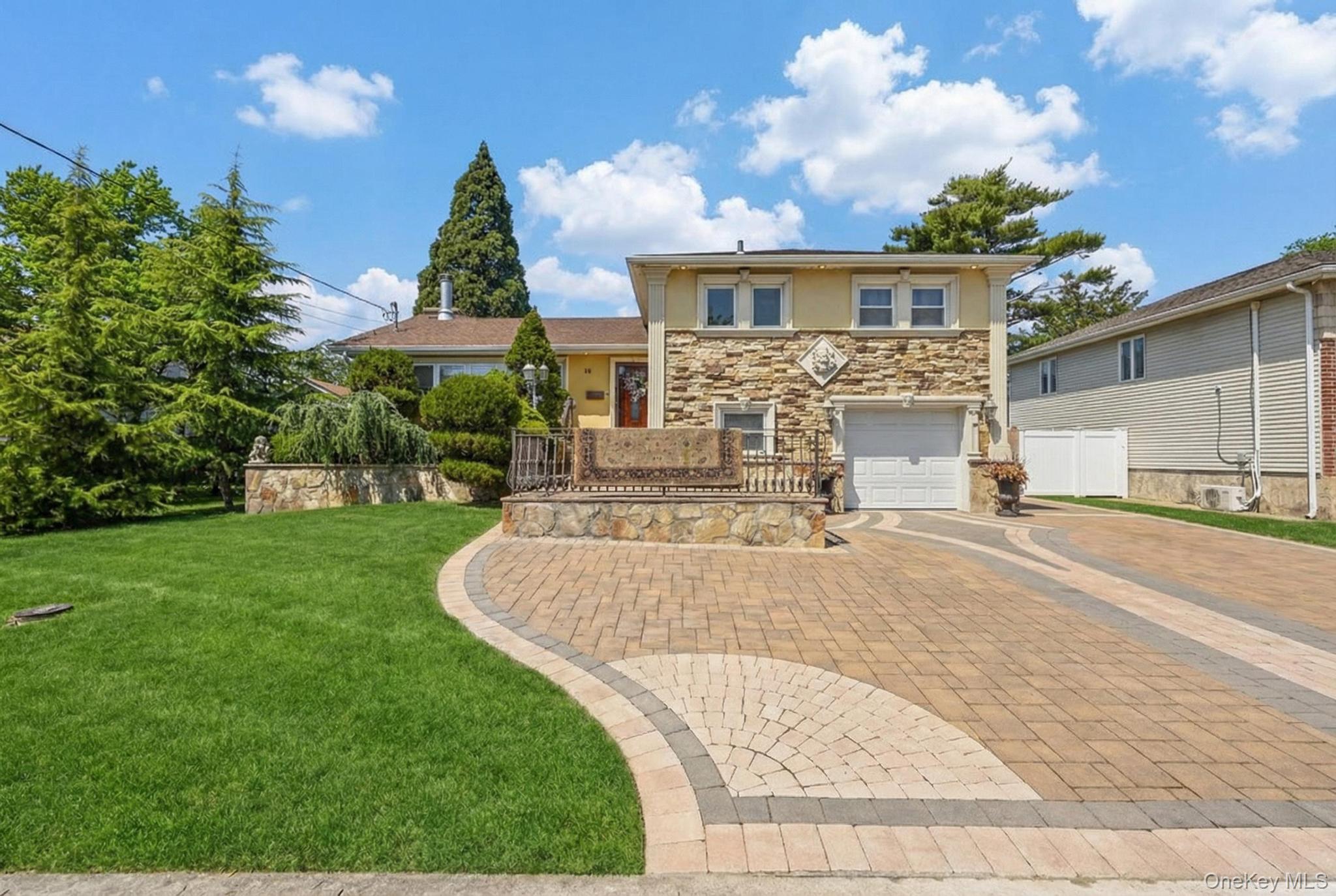 16 Tudor Road Hicksville, NY 11801 - Photo 1 of 24