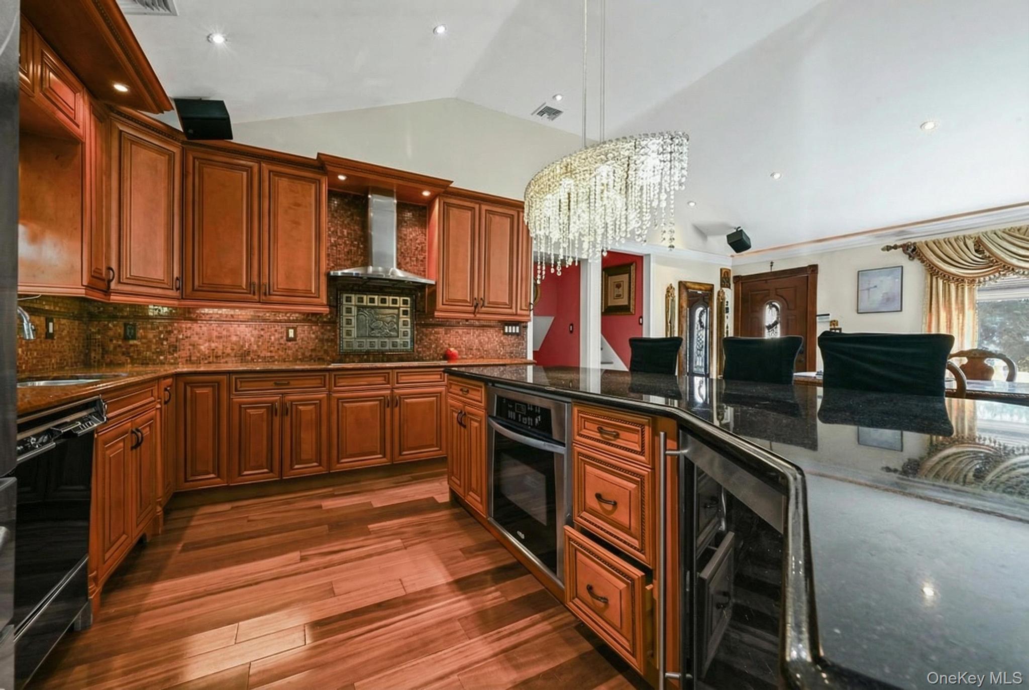 16 Tudor Road Hicksville, NY 11801 - Photo 14 of 24