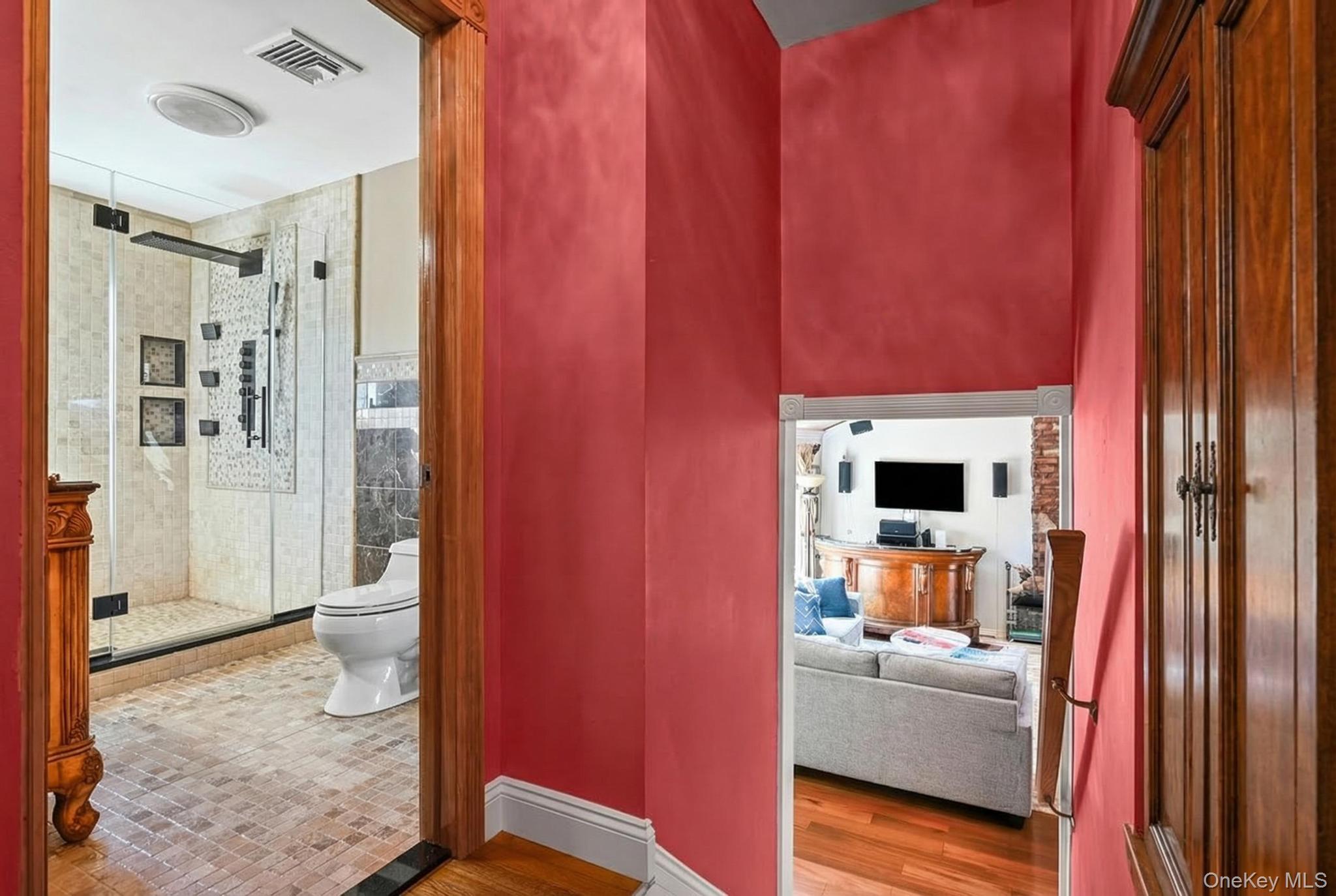 16 Tudor Road Hicksville, NY 11801 - Photo 15 of 24