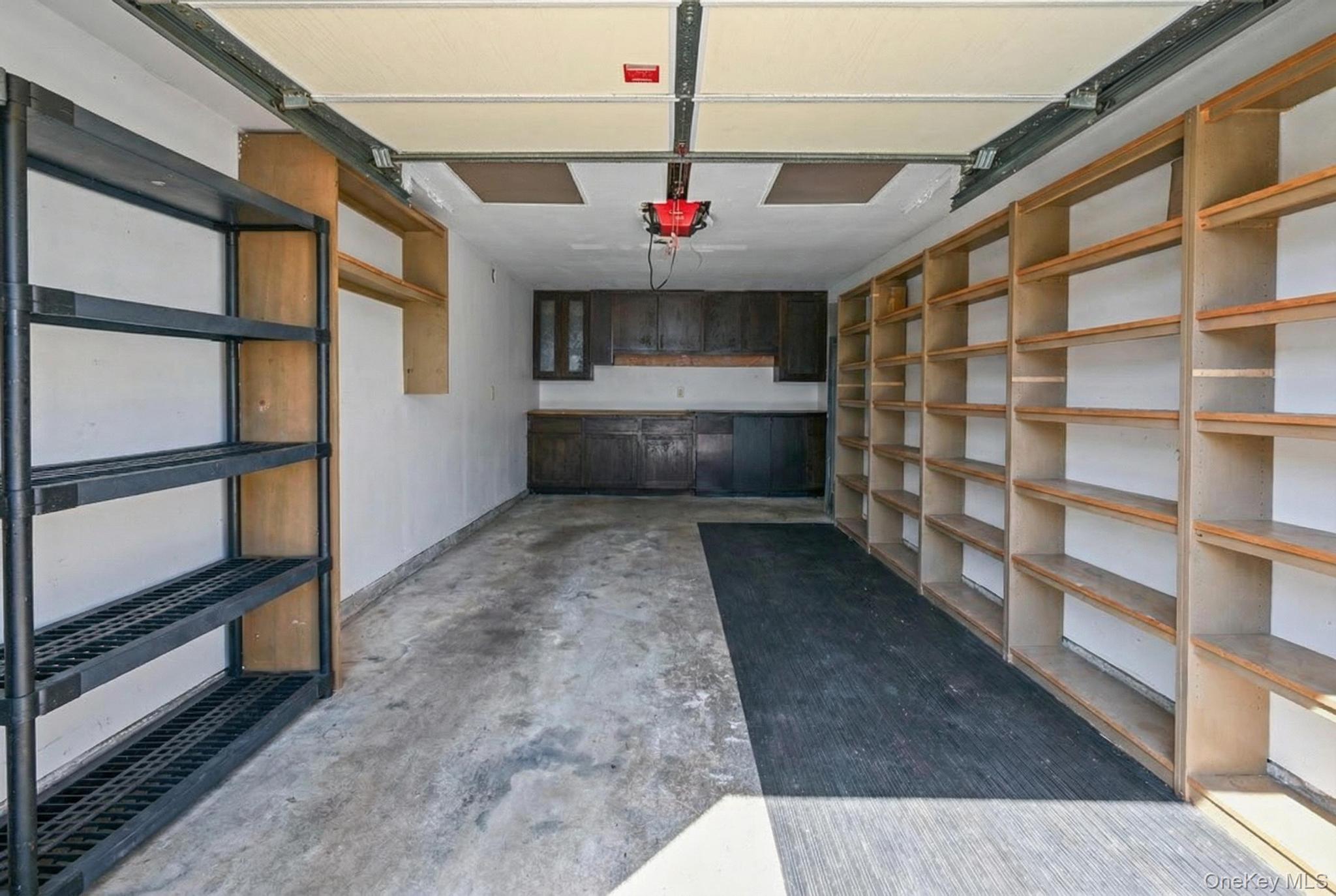 16 Tudor Road Hicksville, NY 11801 - Photo 10 of 24