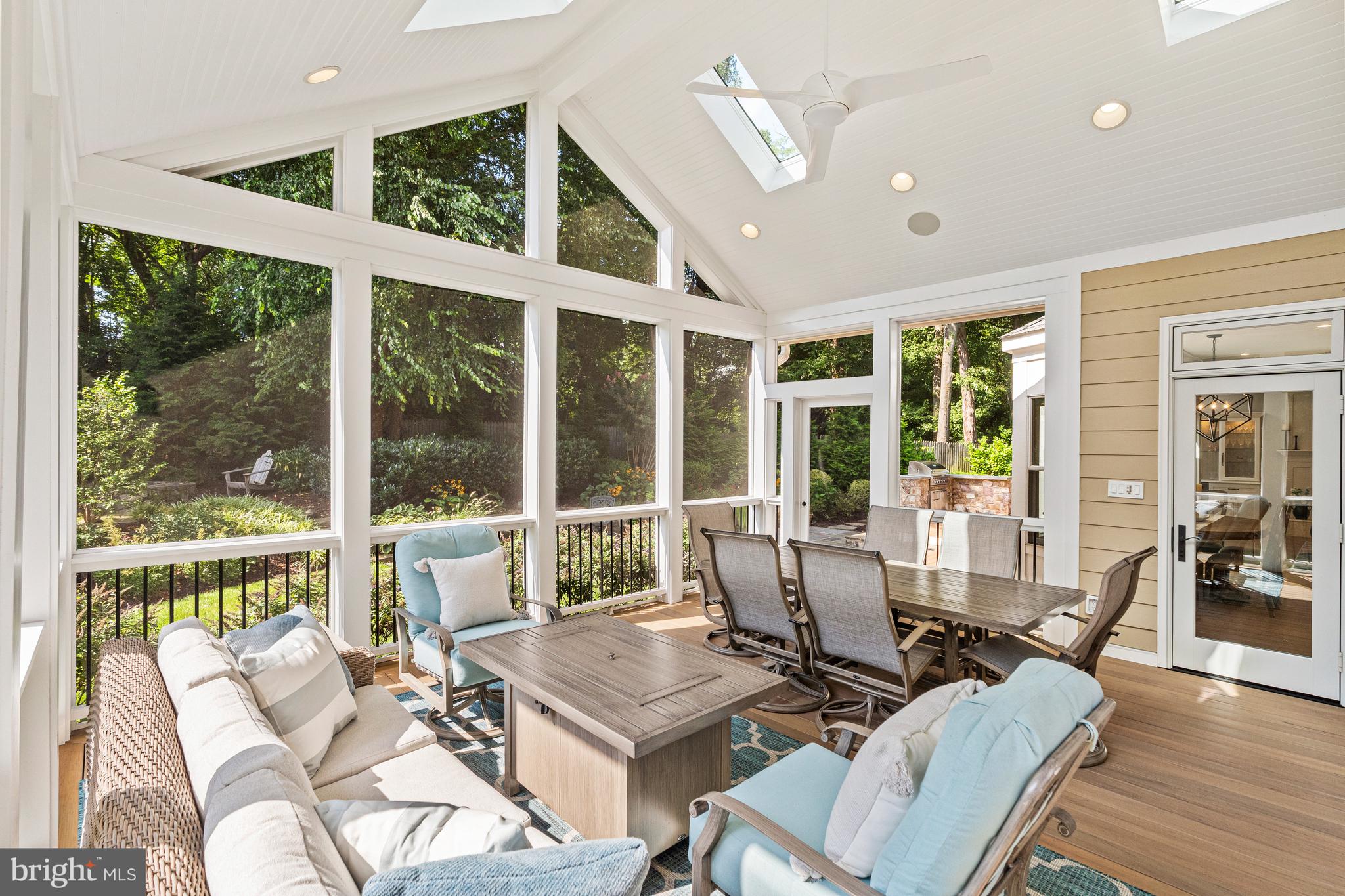 6301 Hunting Ridge Lane McLean, VA 22101 - Photo 17 of 47 Screened-in Porch