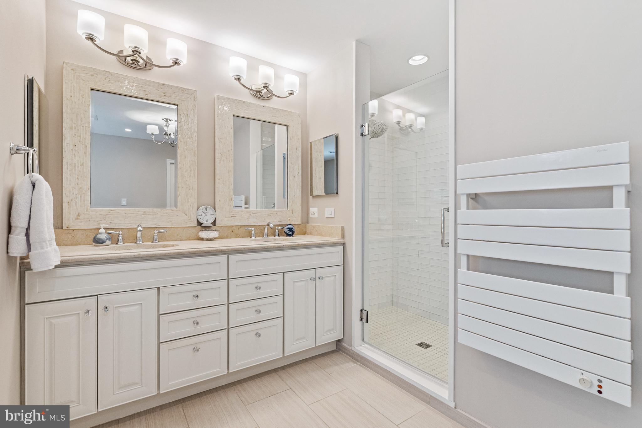 6301 Hunting Ridge Lane McLean, VA 22101 - Photo 26 of 47 Primary Bathroom