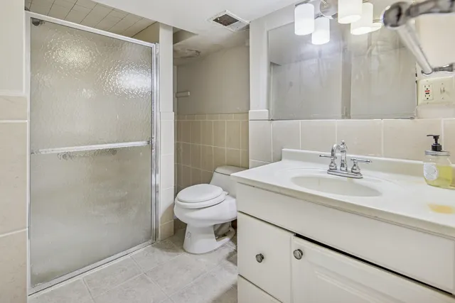 $799,000 | 3435 West Ardmore Avenue, Chicago, IL 60659