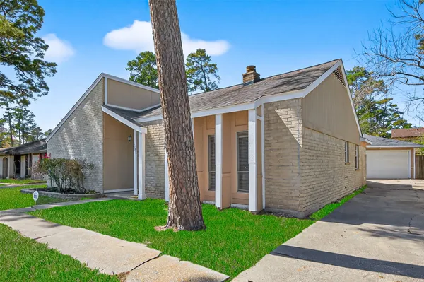 a front view of house with yard