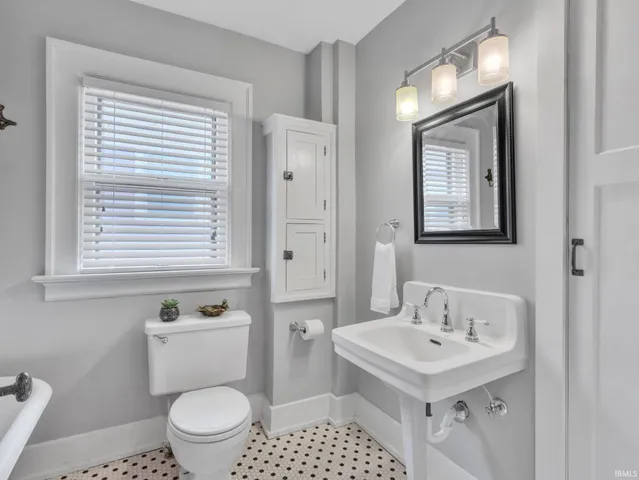 $424,900 | 1227 West Berry Street, Fort Wayne, IN 46802