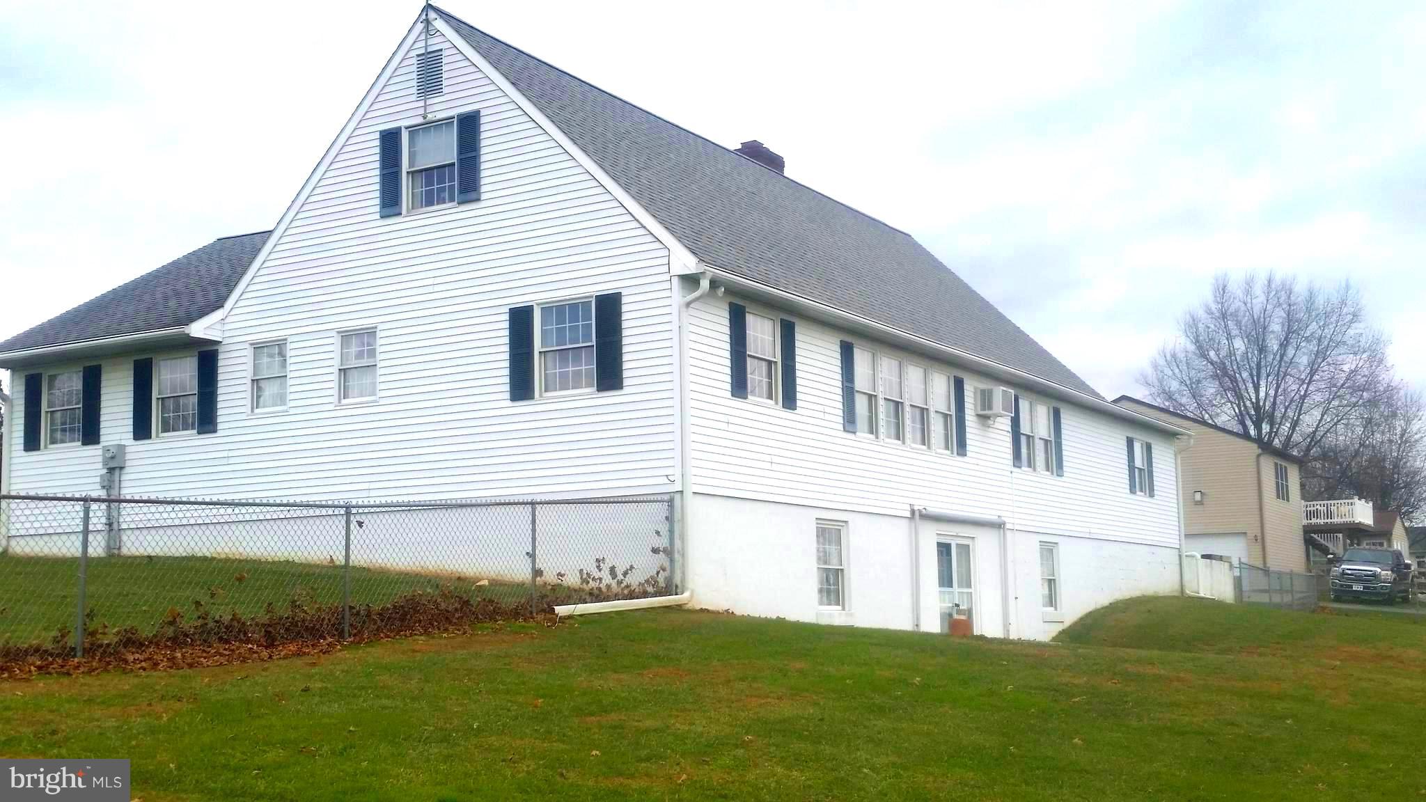4205 White Oak Road Paradise, PA 17562 - Photo 3 of 25 Gallery Image 3