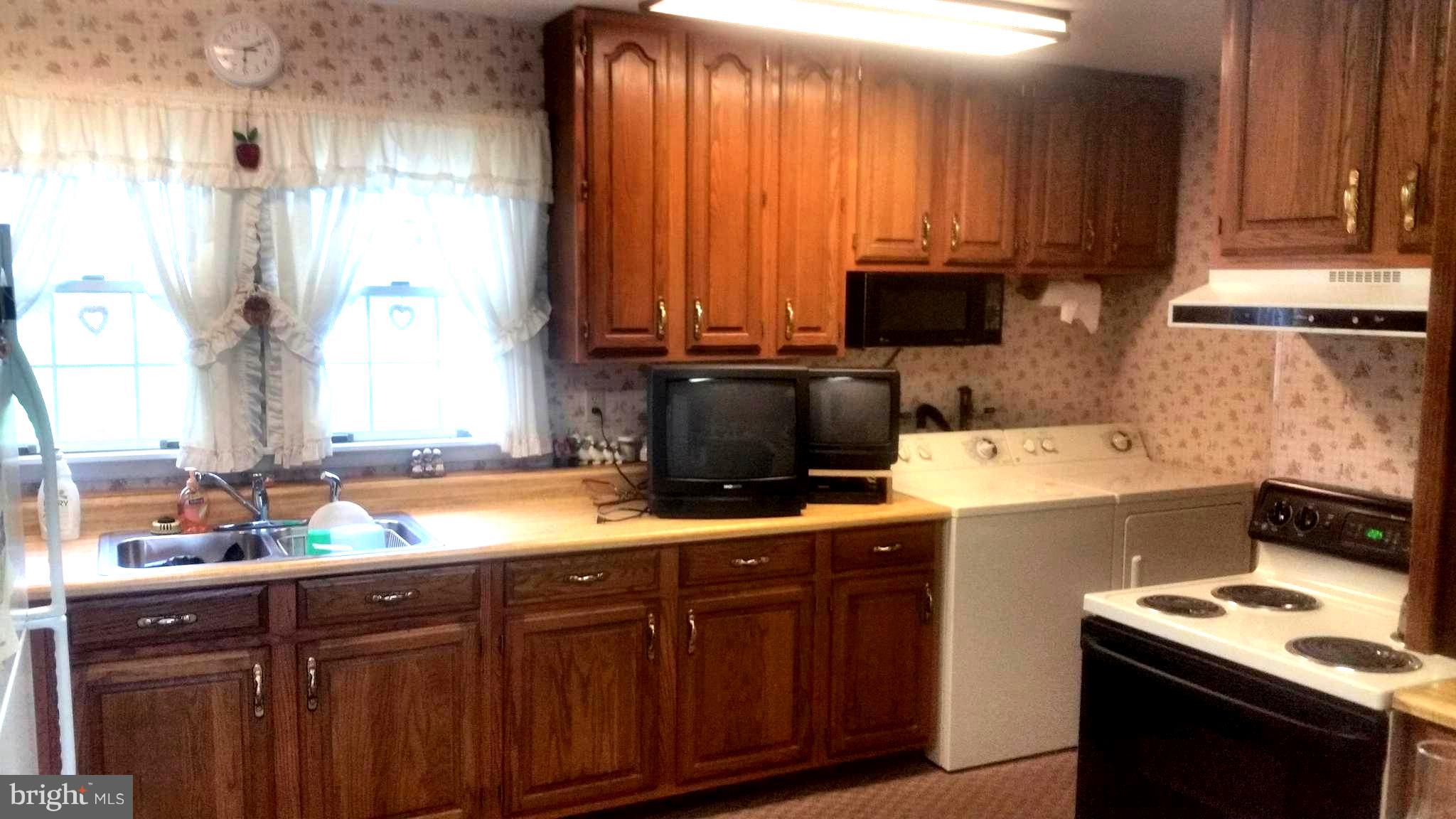 4205 White Oak Road Paradise, PA 17562 - Photo 6 of 25 Gallery Image 6