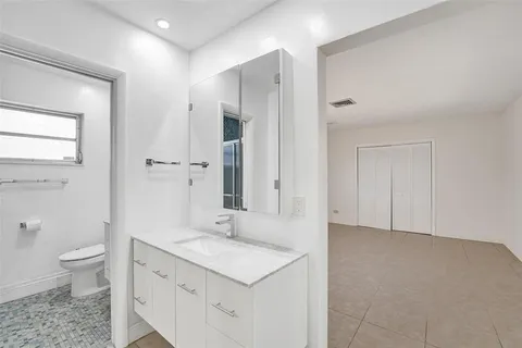 $680,000 | 4756 Southwest 72nd Avenue, Davie, FL 33314