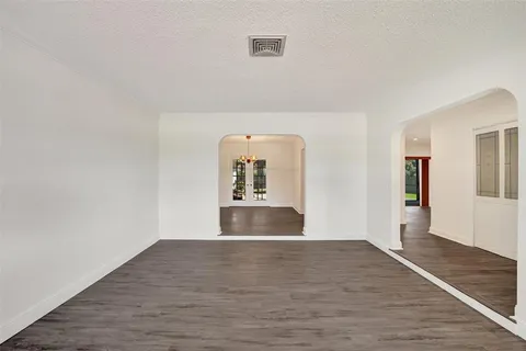 $680,000 | 4756 Southwest 72nd Avenue, Davie, FL 33314