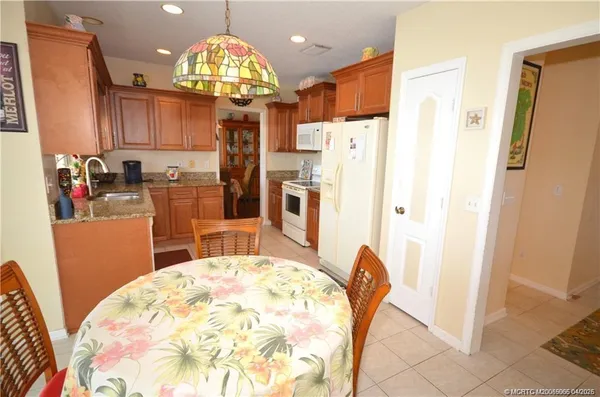 $2,500 | 753 Northwest Waterlily Place, Jensen Beach, FL 34957