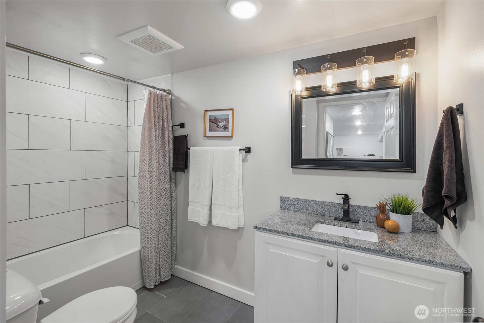10617 39th Avenue Southwest Seattle, WA 98146 - Photo 26 of 39