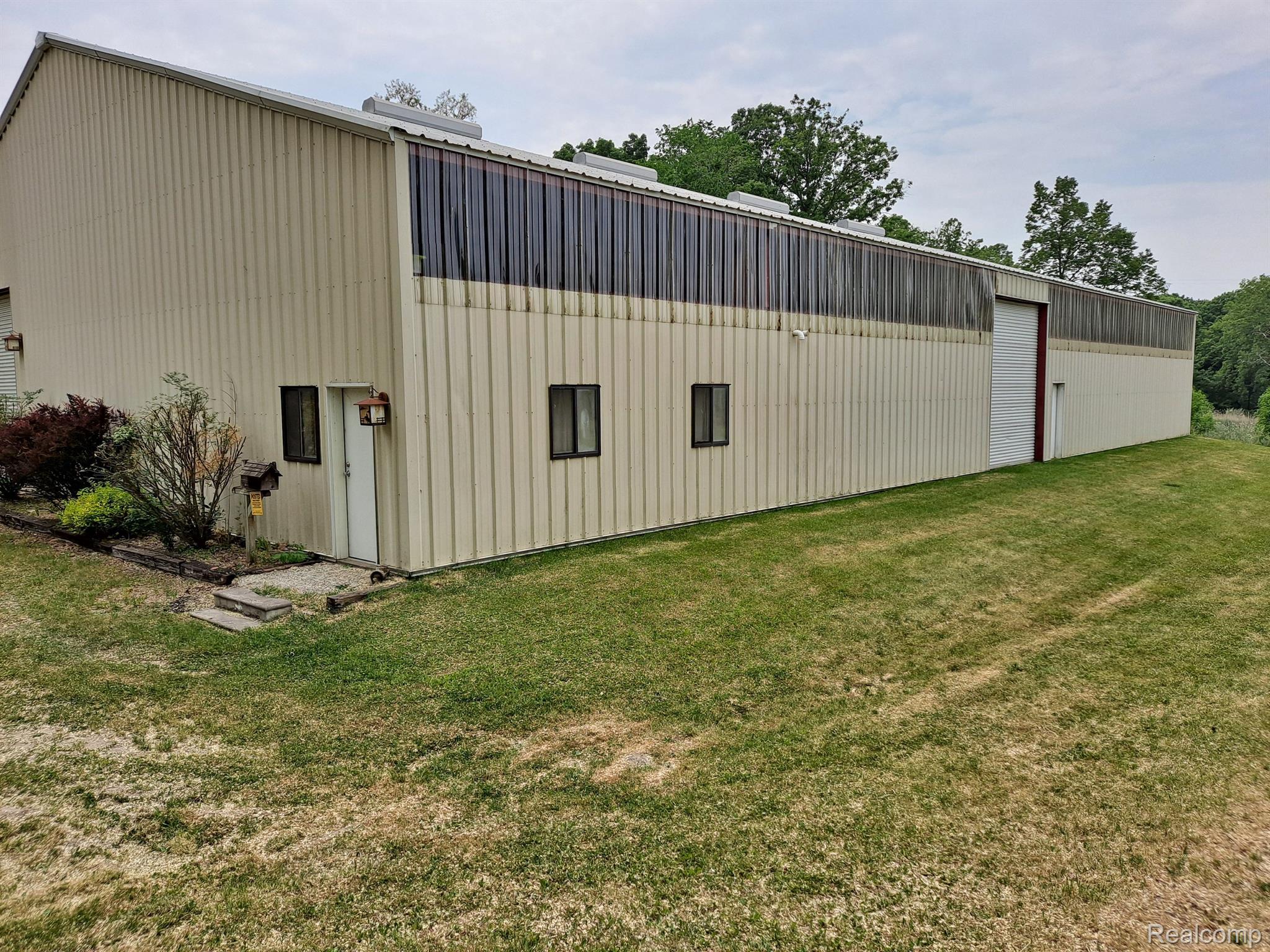 2320 Pingree Road Howell, MI 48843 - Photo 24 of 48 Arena