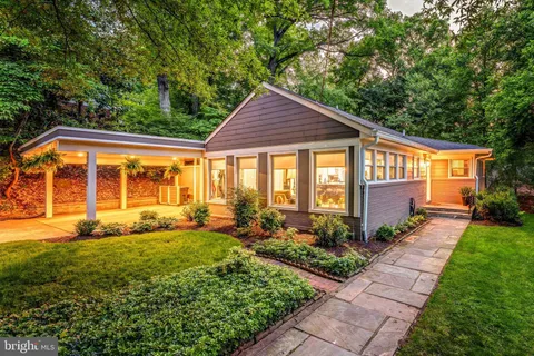$799,000 | 10400 Crestmoor Drive, Silver Spring, MD 20901