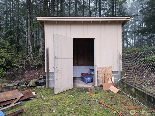 $299,500 | 719 Tiedman Road Southwest, Lakebay, WA 98349