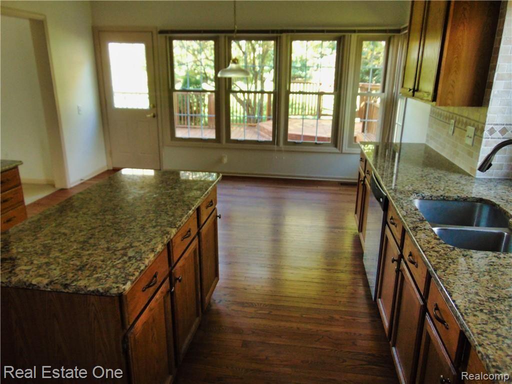 2458 Pleasant View Drive Rochester Hills, MI 48306 - Photo 48 of 68