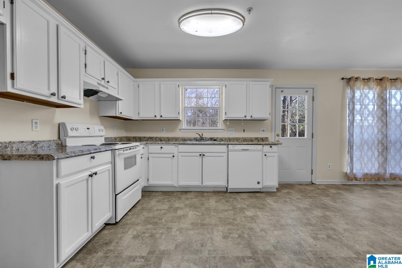 218 Willow Point Circle Alabaster, AL 35007 - Photo 7 of 26