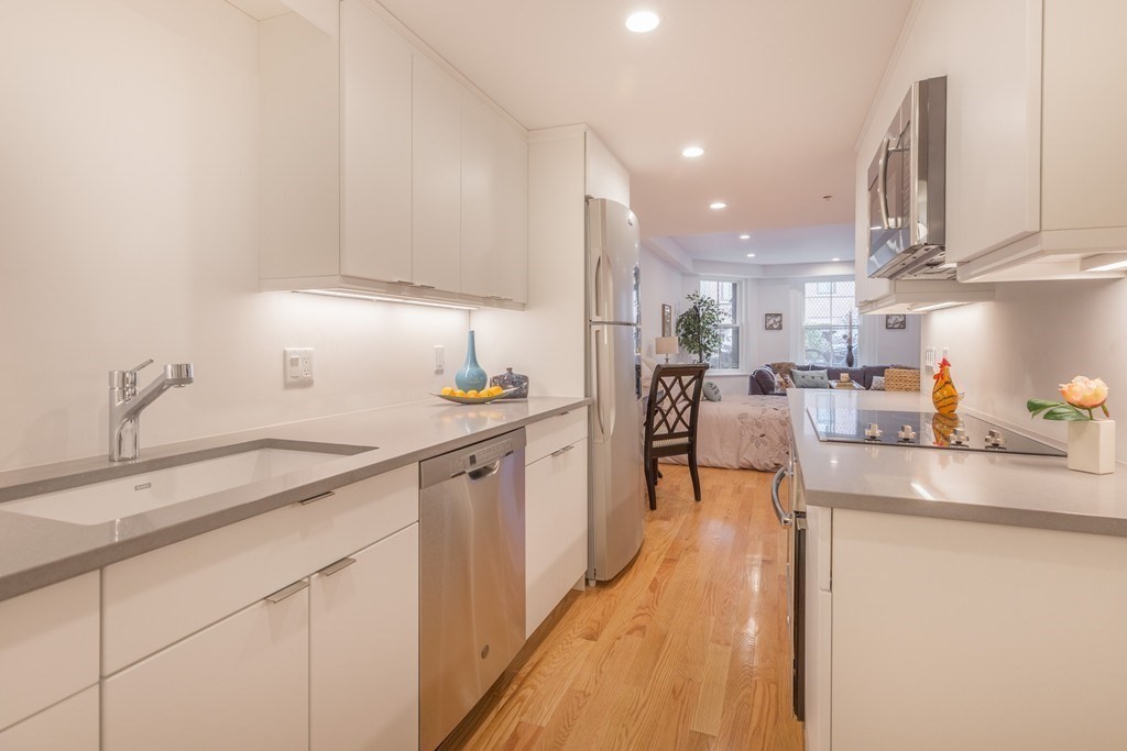 61 Commonwealth Avenue, Unit 2 Boston, MA 02116 - Photo 9 of 11