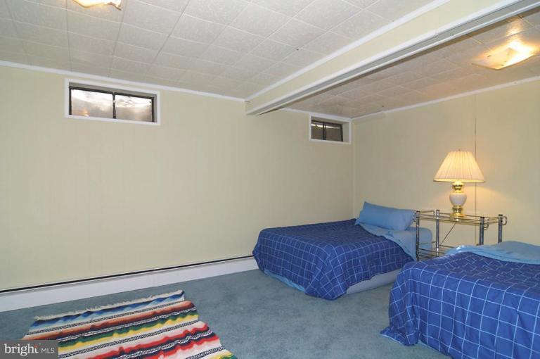 24917 Woodfield Road Damascus, MD 20872 - Photo 17 of 28 Bedroom #4