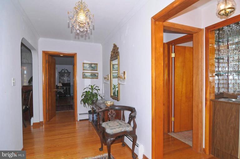 24917 Woodfield Road Damascus, MD 20872 - Photo 3 of 28 Hallway