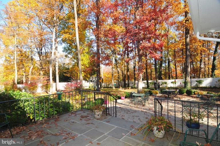 24917 Woodfield Road Damascus, MD 20872 - Photo 25 of 28 Patio