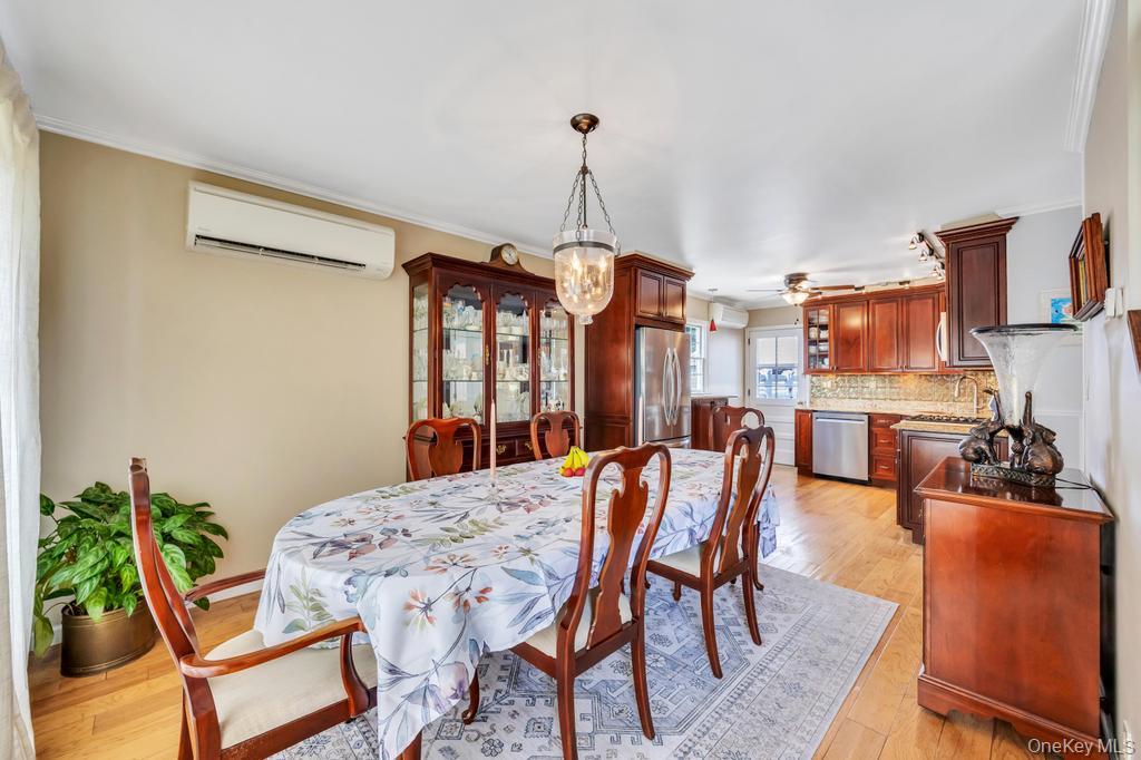 66 Vincent Road Hicksville, NY 11801 - Photo 6 of 35