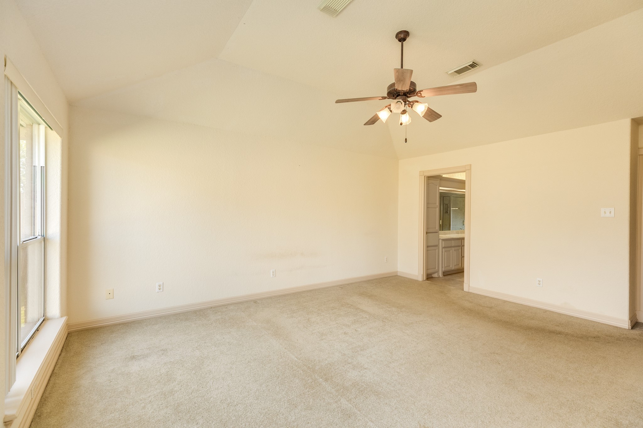 117 Jamestown Avenue Clute, TX 77531 - Photo 14 of 23