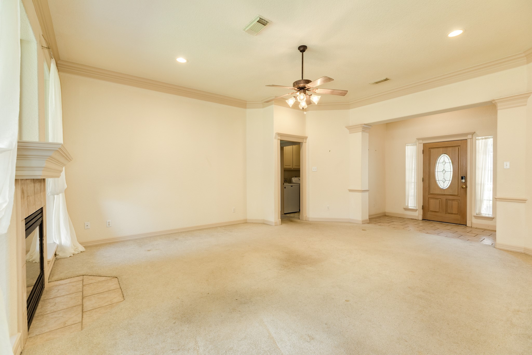 117 Jamestown Avenue Clute, TX 77531 - Photo 9 of 23