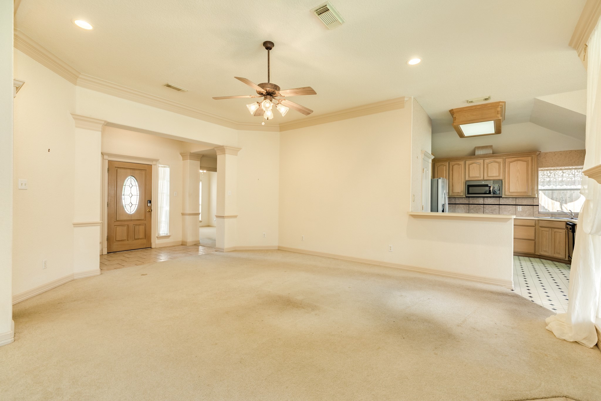 117 Jamestown Avenue Clute, TX 77531 - Photo 10 of 23