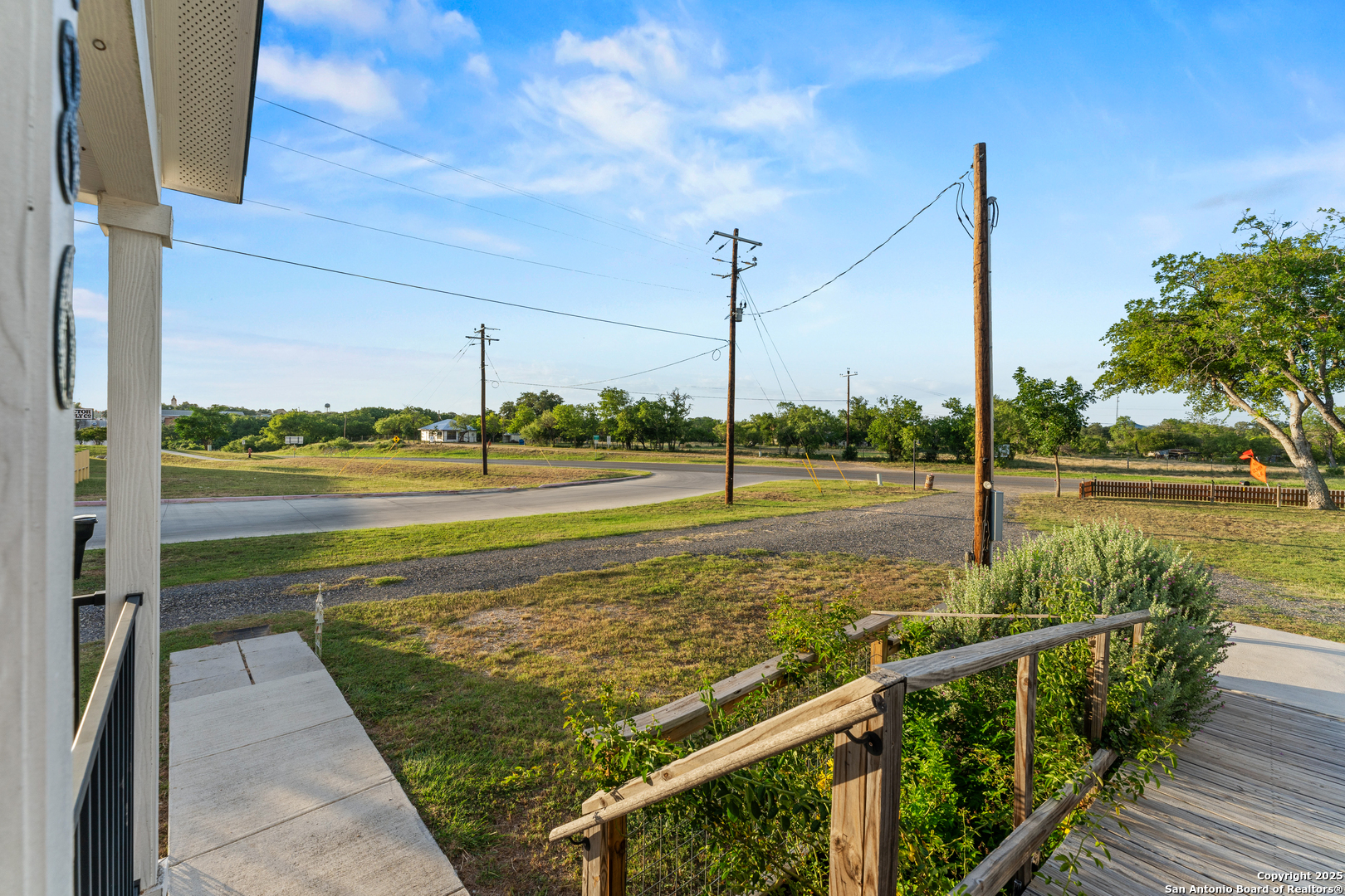 286 Highway 173 Bandera, TX 78003 - Photo 19 of 38 a view of a balcony with ocean view