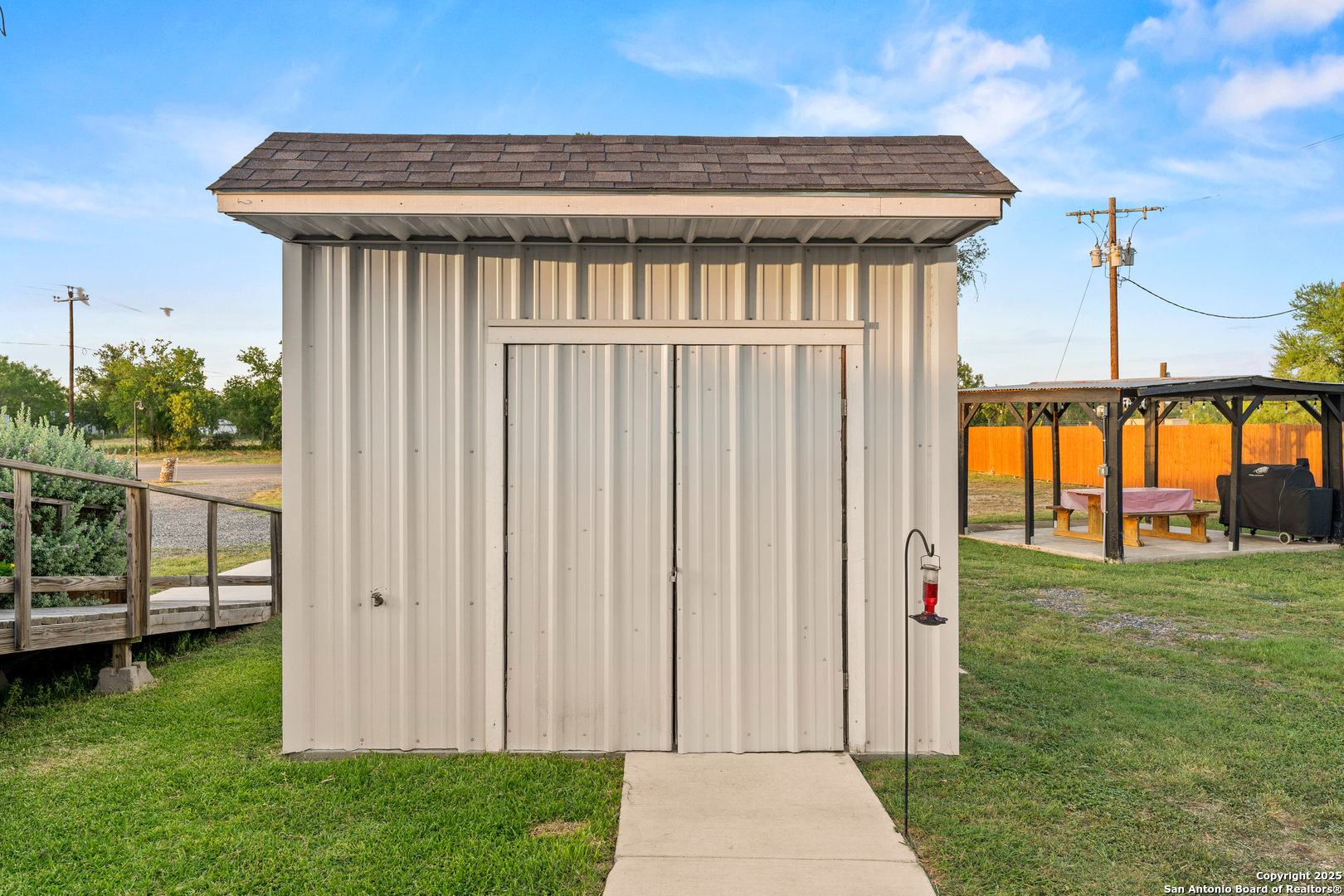 286 Highway 173 Bandera, TX 78003 - Photo 22 of 38 a view of outdoor space and yard