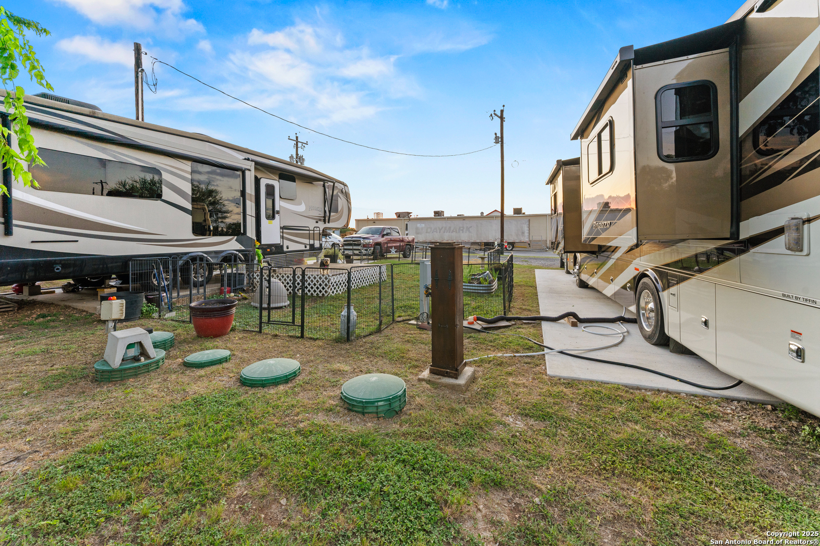 286 Highway 173 Bandera, TX 78003 - Photo 30 of 38 a view of a backyard with sitting area