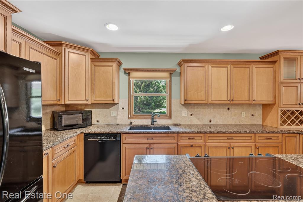 6039 Fish Lake Road Holly, MI 48442 - Photo 12 of 71 Gallery Image 12