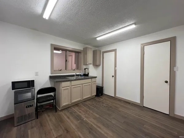 $399,900 | 2402 South Goyer Road, Kokomo, IN 46902