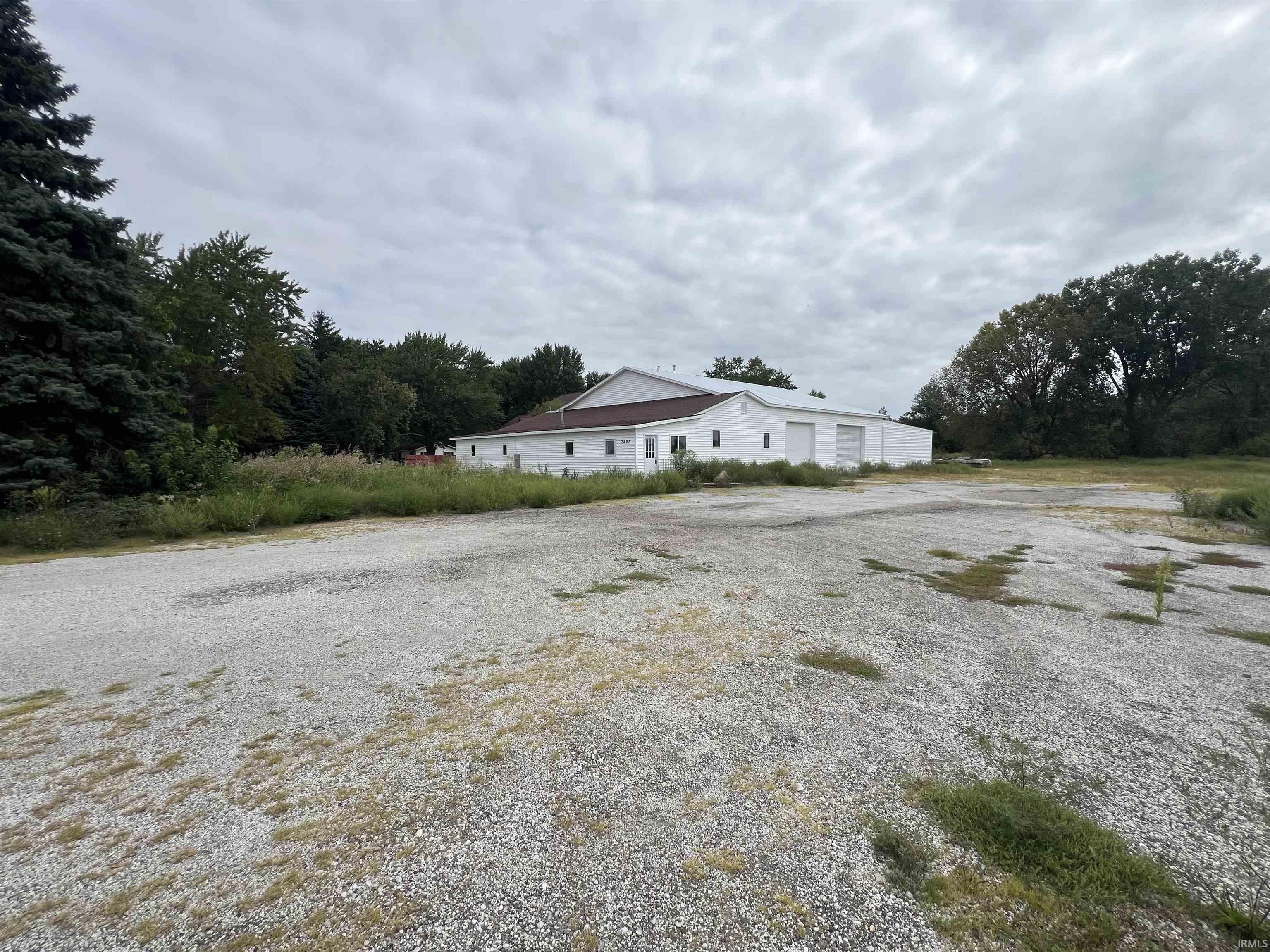 2402 South Goyer Road Kokomo, IN 46902 - Photo 2 of 34