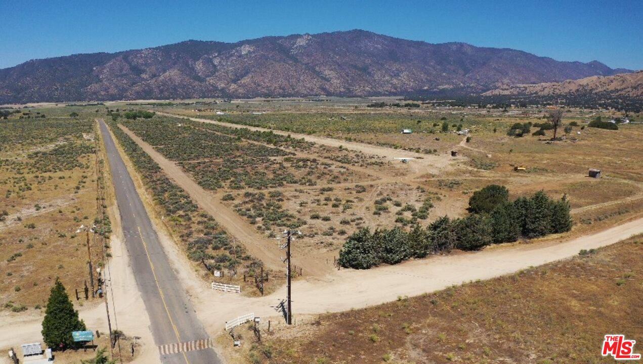 40535 Pamela Caliente, CA 93518 - Photo 15 of 22